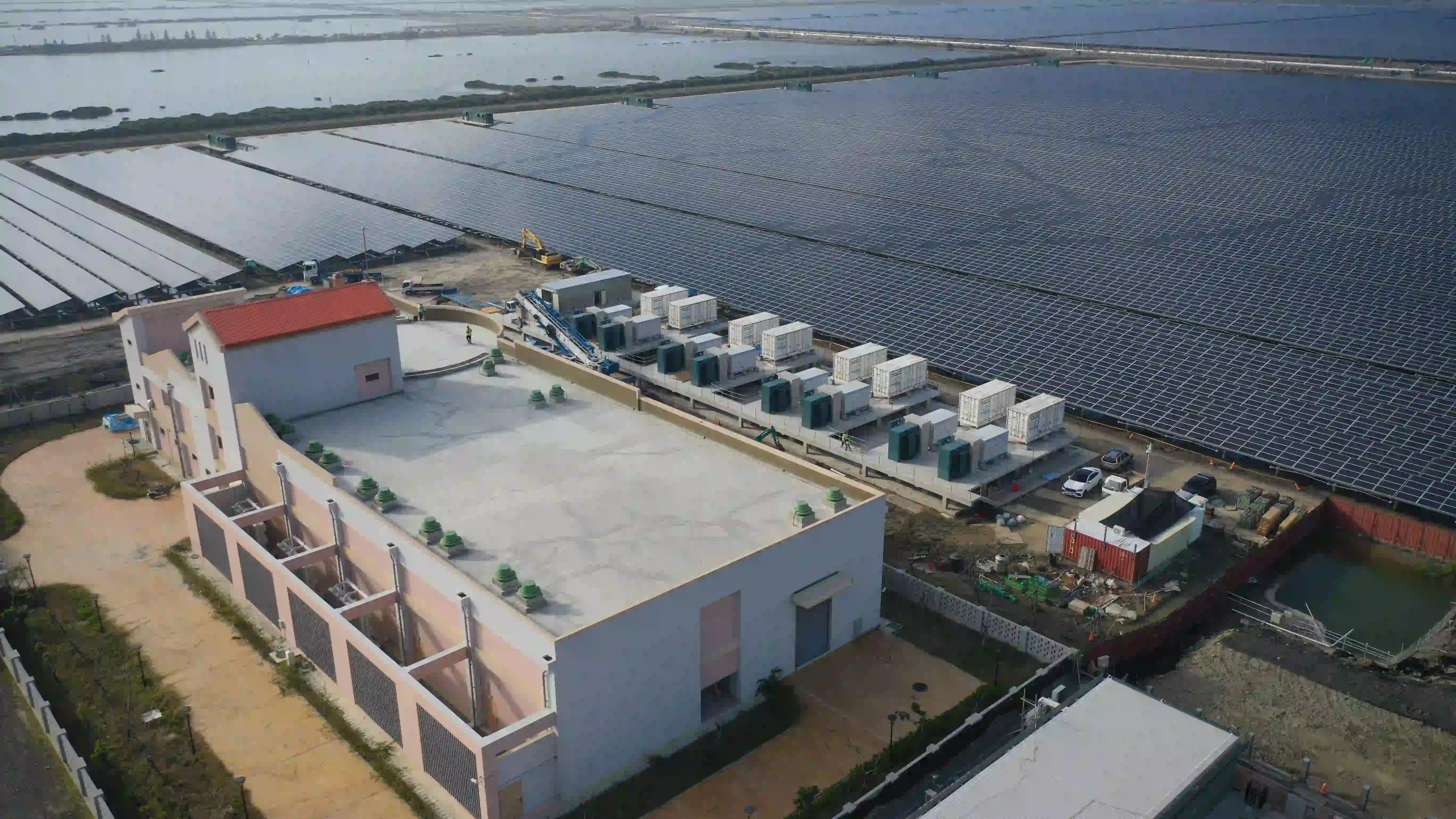 歐妮報報｜華為數位電力公司 (HDP) 在馬來西亞推出 FusionSolar C&I OASIS 解決方案． YIDO 與大宇建設合作建設仁川市 400 MW 離岸風電園區．日本住友商事收購 EEW 離岸風電控股公司部份股份